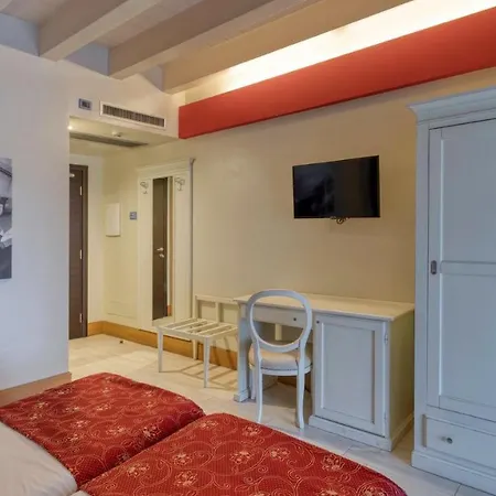 Hotel Fiera Di 4*