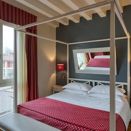 Hotel Fiera Di 4*