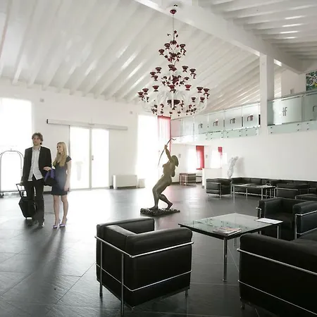 Hotel Fiera Di 4*